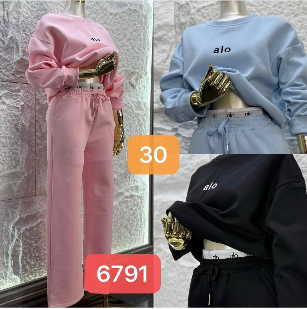 Des vêtements de femme